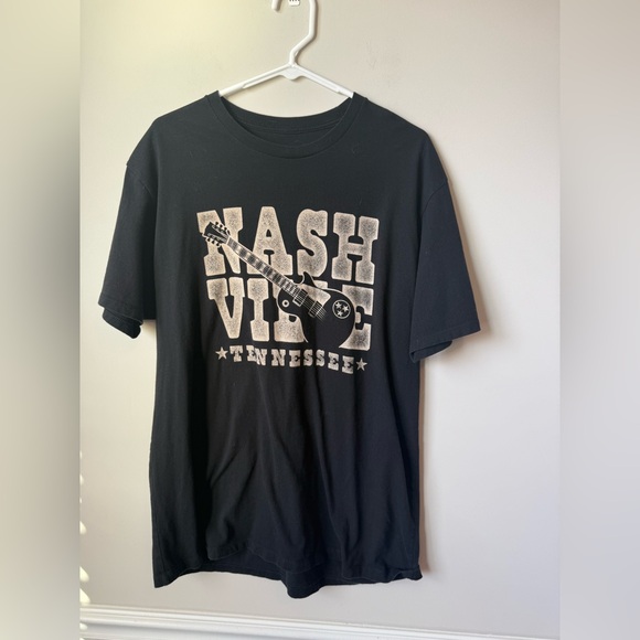 Black Nashville Guitar Tee men’s size large - Picture 1 of 3